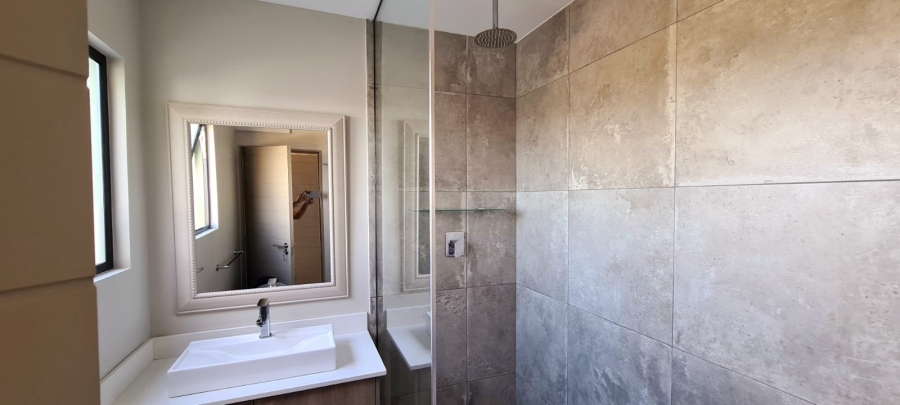 10 Bedroom Property for Sale in Bloubergstrand Western Cape